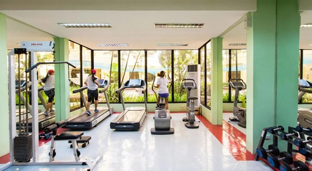 Great 1 BR Forbeswood Heights @ BGC near St.Lukes and Burgos Circle