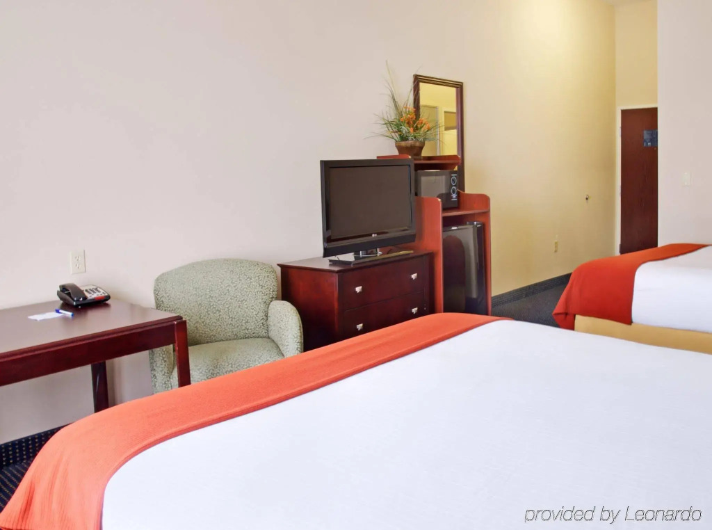 Holiday Inn Express Hotel & Suites Orange by IHG