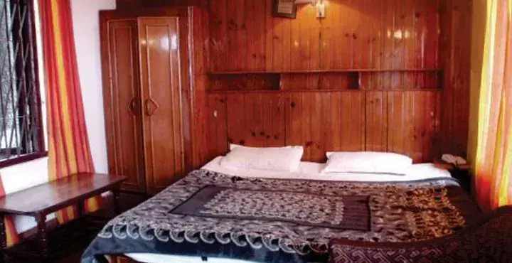 Hotel Woodland