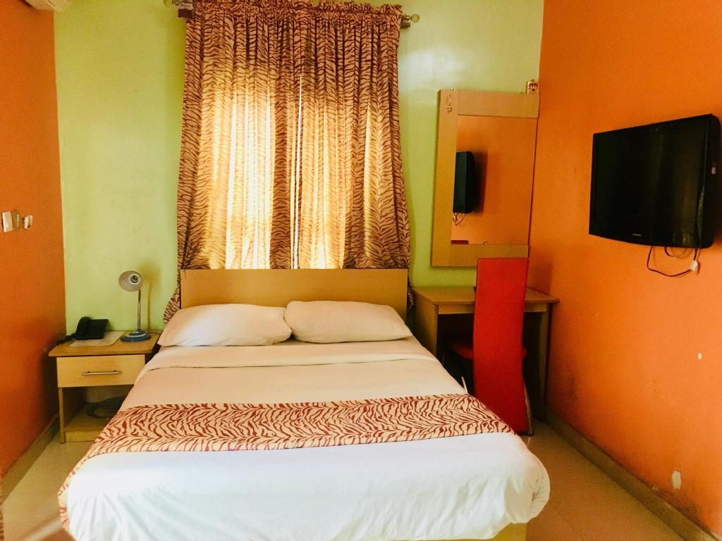 Peaceland Hotel LTD