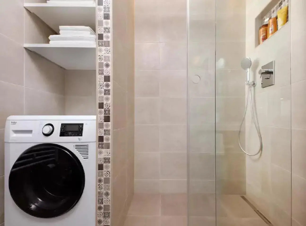 ★ Exclusive Central Apartment ★ FREE Garage ★