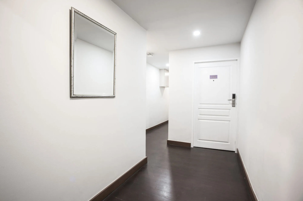 Collection O The Step Sathorn