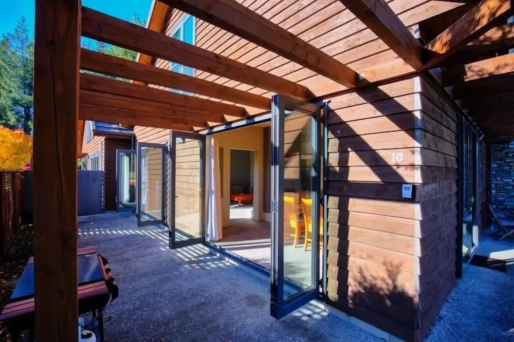 Heritage Villa 10 - Wanaka Holiday Home