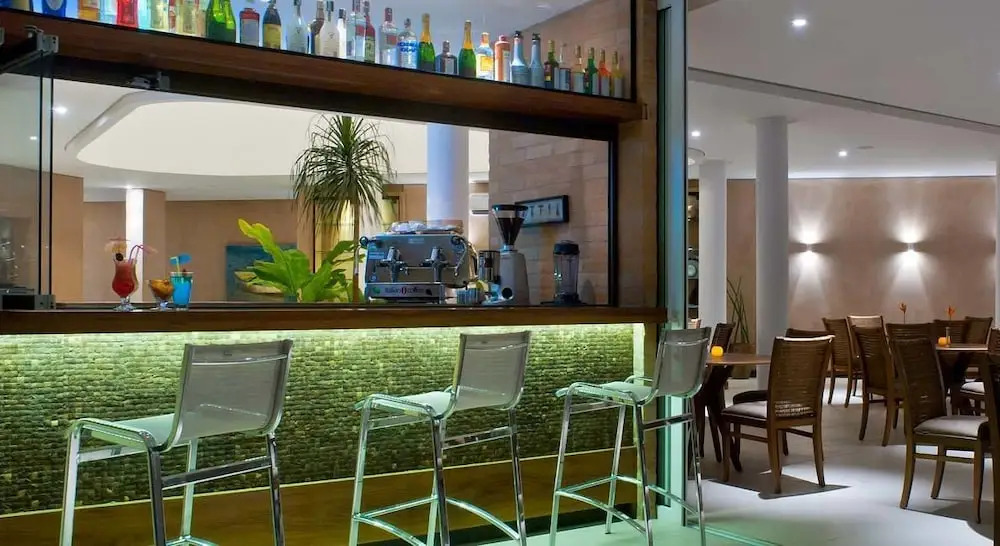 Abayomi Hotel