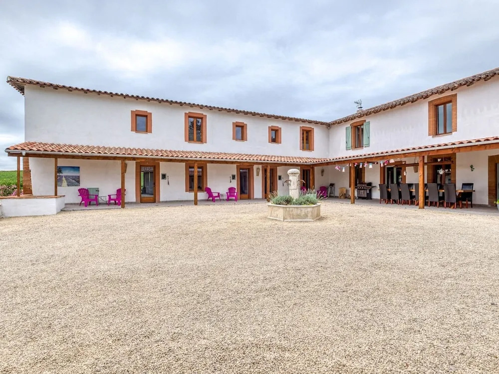 Fantastic Apartment With Whirlpool, Balcony, Deck-chairs