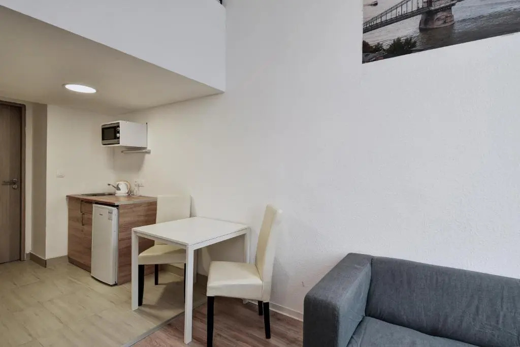 Heart of Downtown Apartment