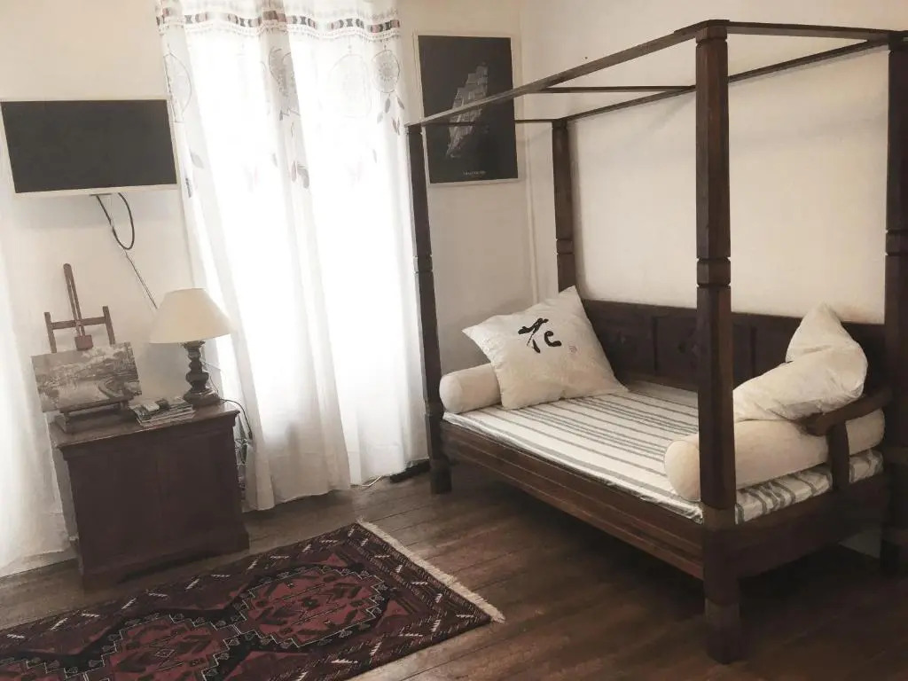 GÎte indépendant dans une villa -Vue et accès direct mer - avec 3 chambres et 3 grandes terrasses