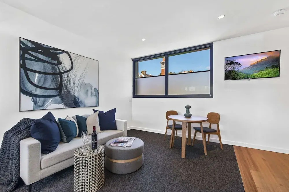 Stylish Studio With Great Amenities Near Beachside