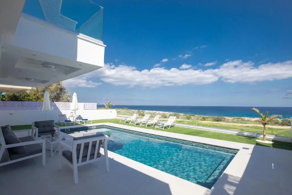 Artizan Seafront Villa 5