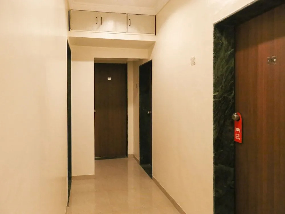 OYO 15090 Hotel Rajdeep