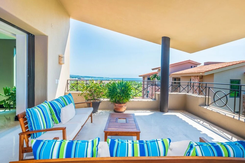 Beautiful 3 Bedroom Condo