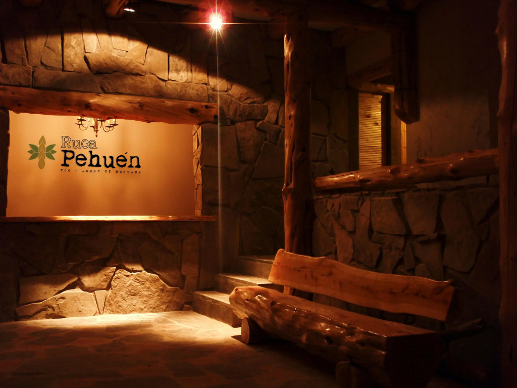 Ruca Pehuen Eco-Lodge De Montaña