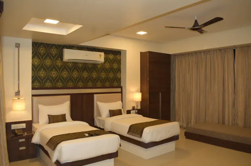 Hotel Seven Sky