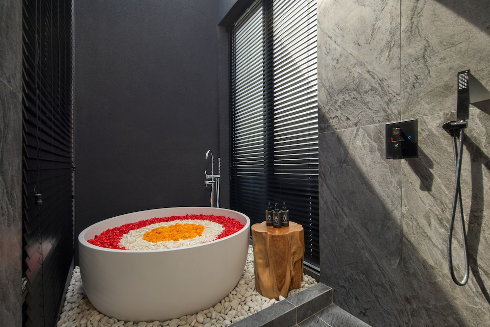 Echo Beach Villas 6