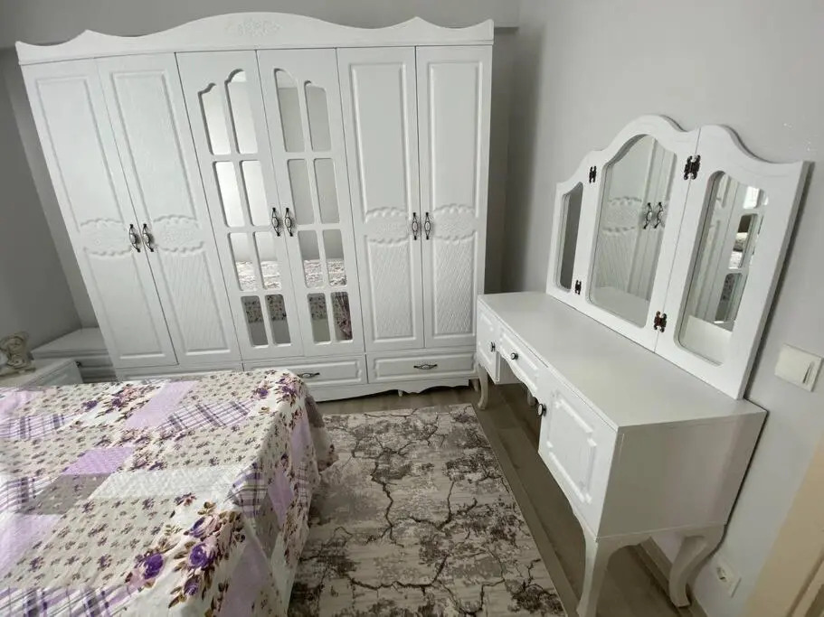 Lovely 3 Bedrooms Luxury APT with pool and Gym