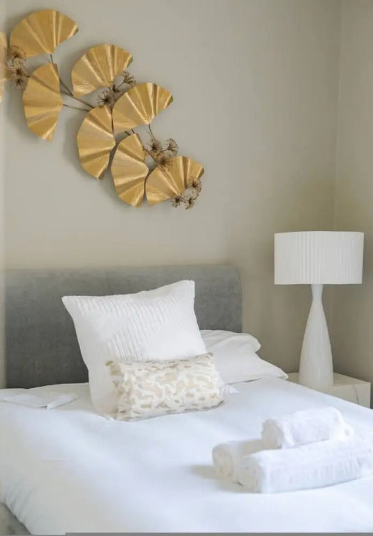 Incredible Hyde Park Apartment PS5