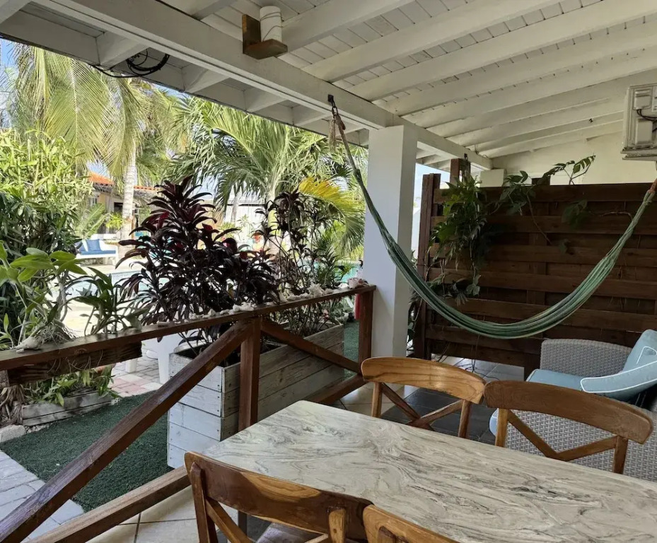 Casalina Garden 2 blocks to Palm Beach & Kitesurfing school