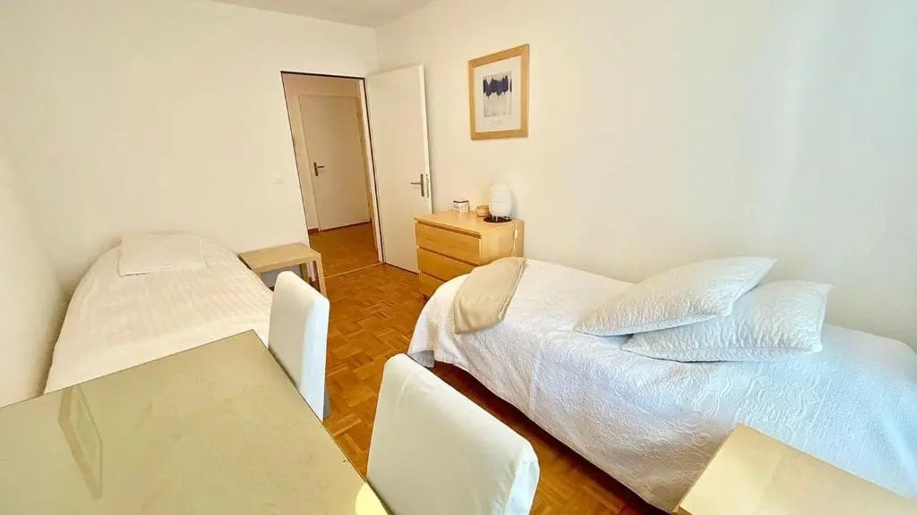 Close to the lake and very spacious 3 bedroom