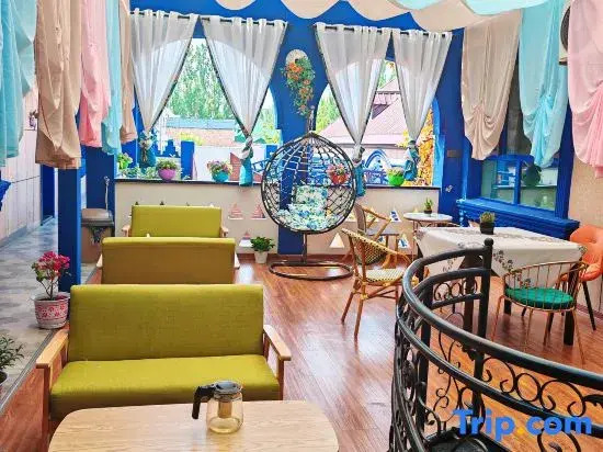 Yining Youjia Laike Homestay