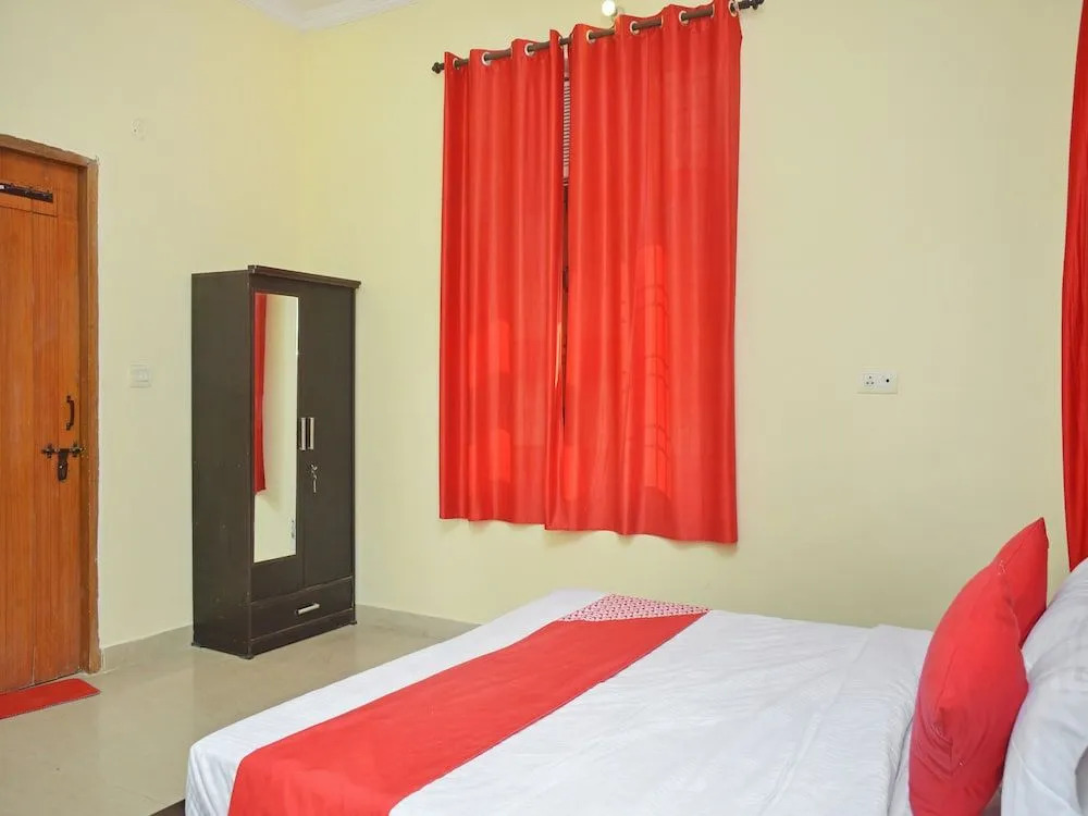 OYO 24622 Red Cliff