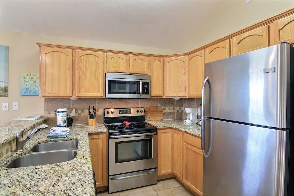 Pop-A-Top - 3 Br home