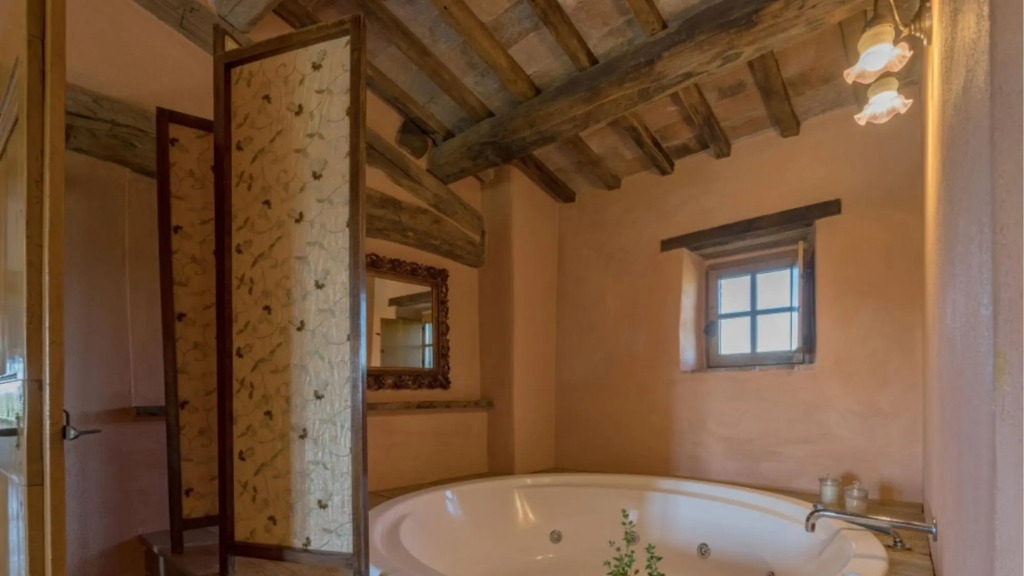 Beautiful Luxury Independent Villa With 13 Sleeps -prugnolo