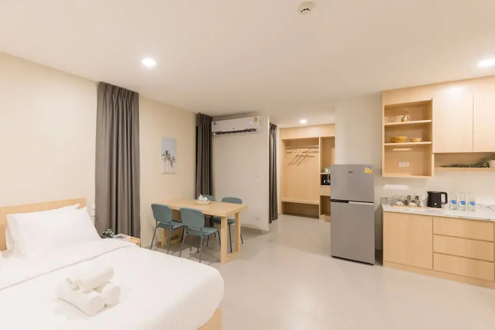 Good nine Hotel