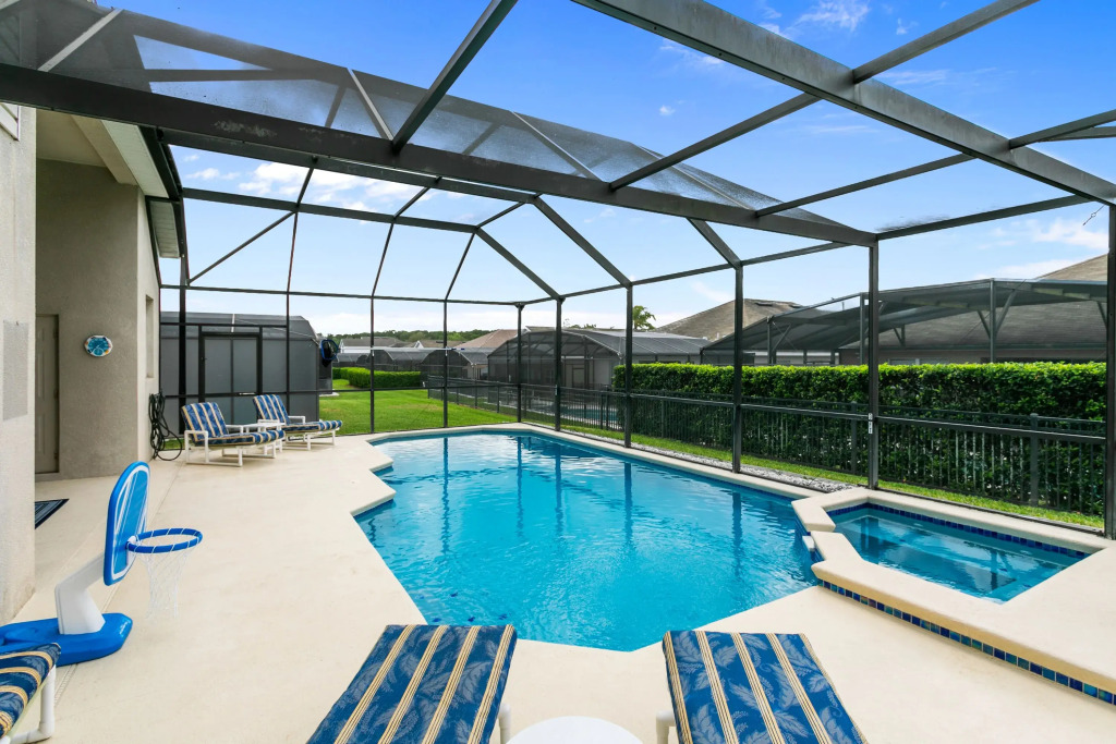 Amazing 6 Bed Disney Dream Getaway in Windsor Palm