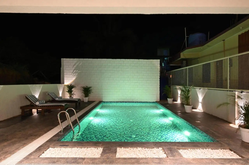 Bedzzz Xclusiv Morjim, Goa By Leisure Hotels