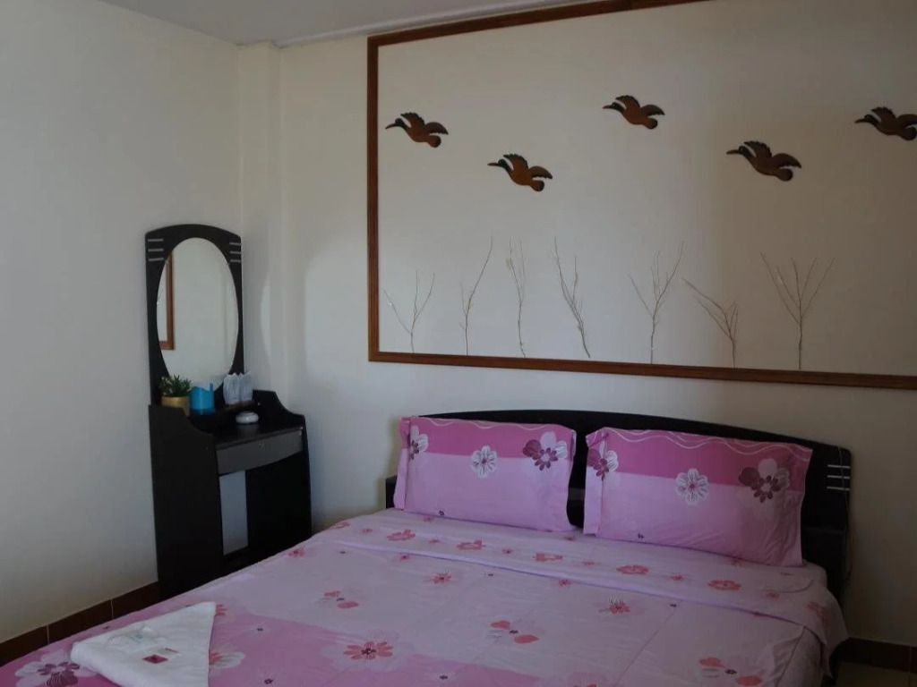 Phuttipong Apartment