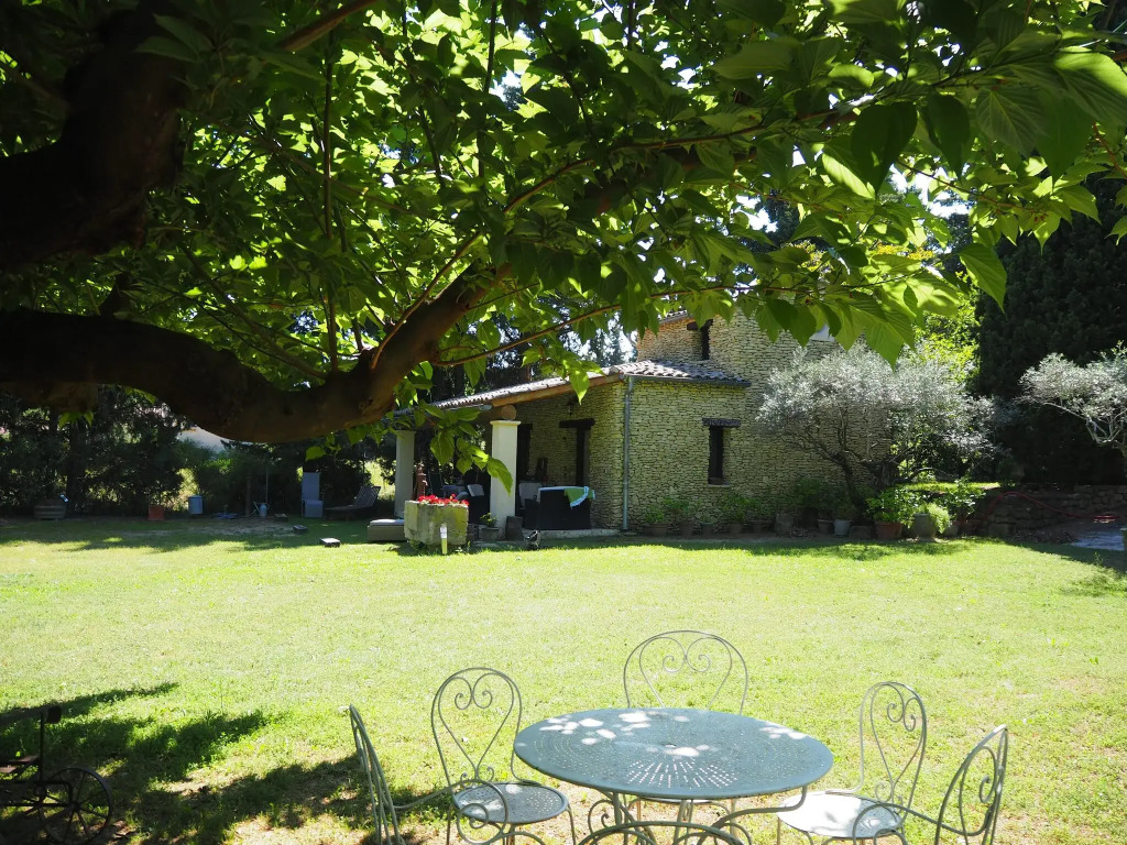 Stone House Near Chateauneuf-du-pape Vineyards