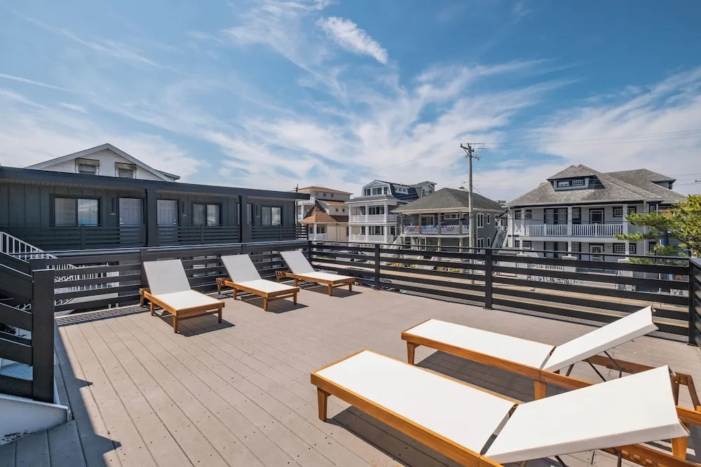 The Surf Club