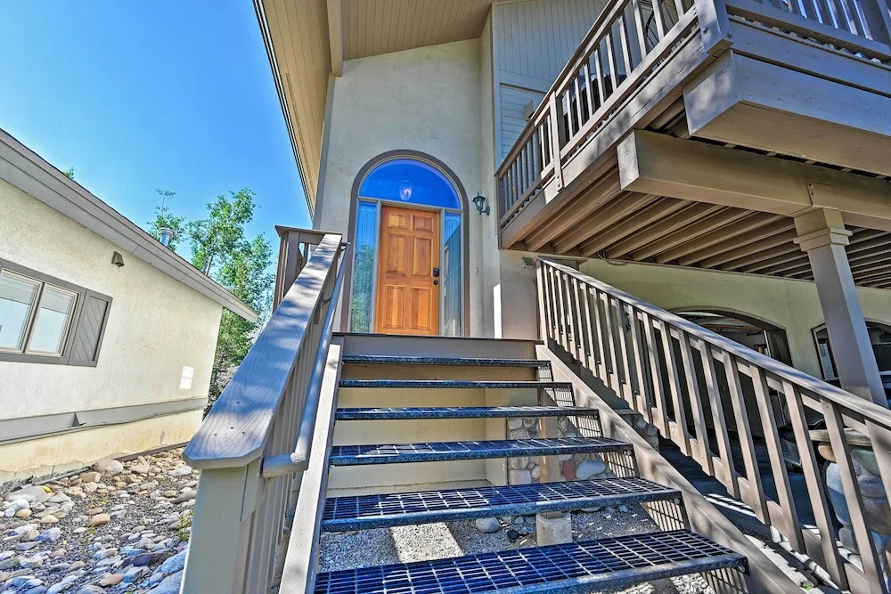 Mountain Home With Decks, Walk to Gondola