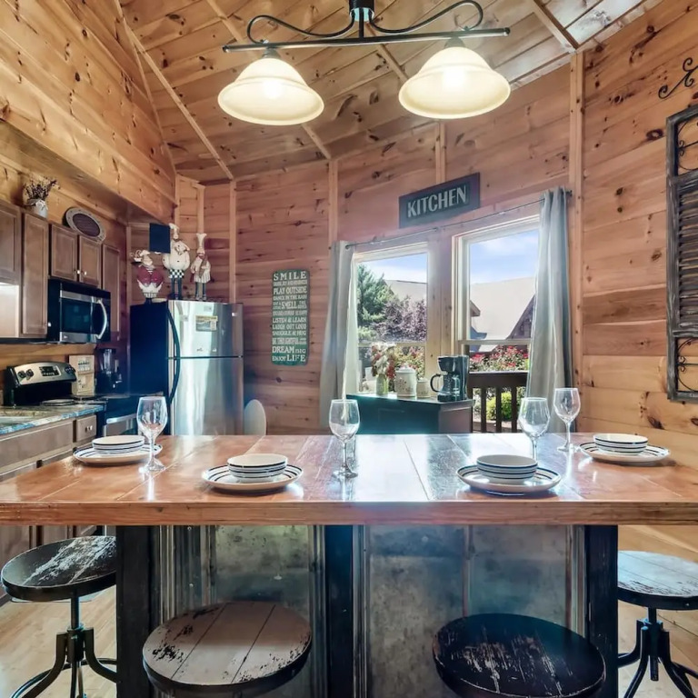 Yurt I Game Room Hot Tub I Sleeps 8 I 2BR 2BA