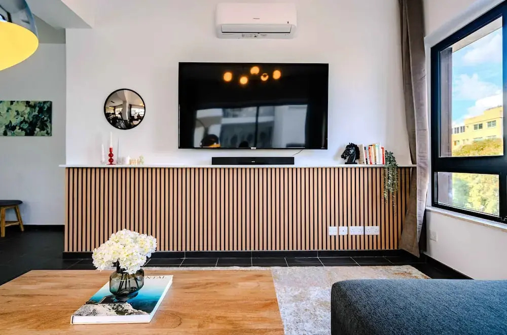 Chic City Center Stay With Stunning View