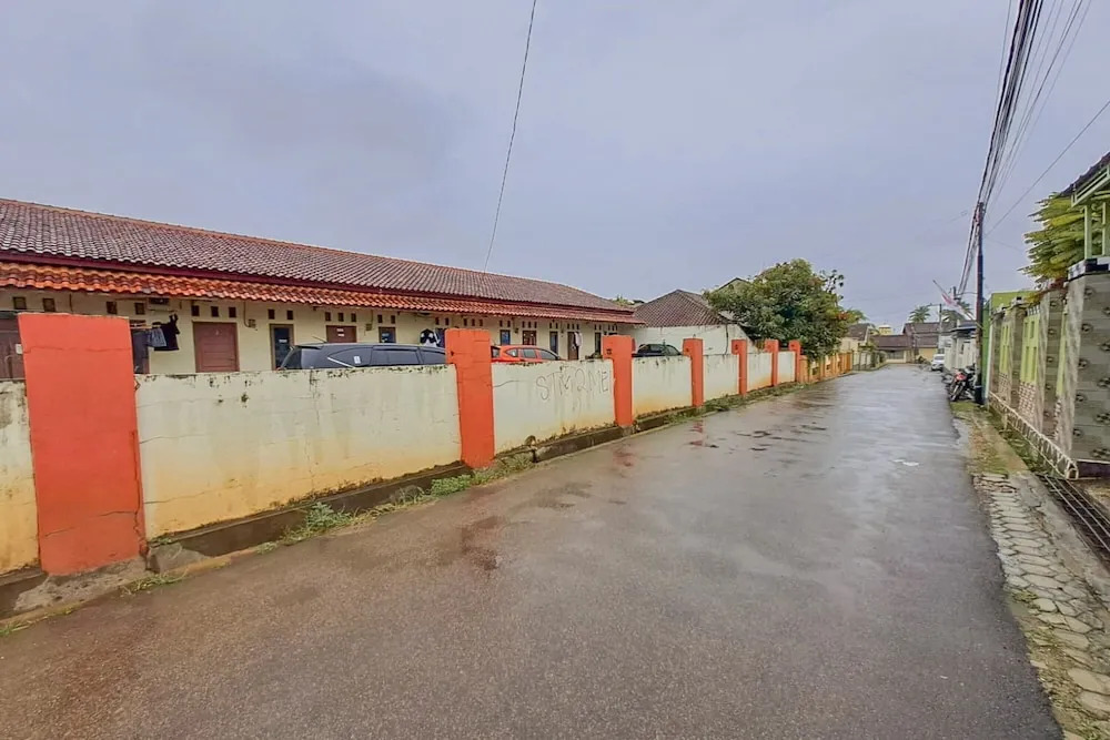 OYO Life 93590 Penginapan Palapa 10 Syariah