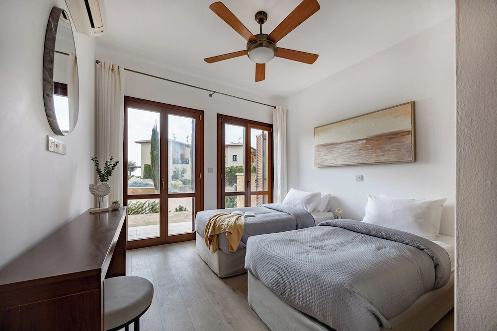 Bk02 Adjacent to Aphrodite Hills Pool & Sea View