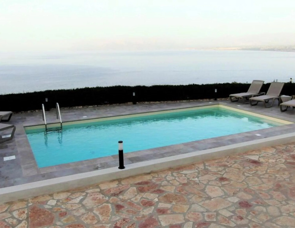 Villa Aura