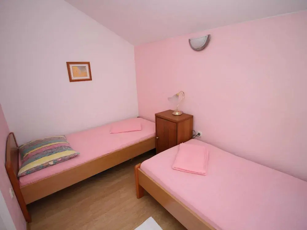 Holiday Home Gea - Three Bedroom Holiday Home With Terrace and Partial Sea View