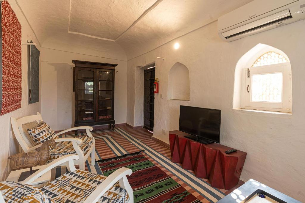 Stay Vista at Khohar Haveli 18th Century Palace with Modern Amenities