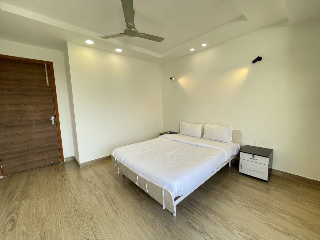 Private 3Bhk Apartment In Ardeecity By Bedchambers
