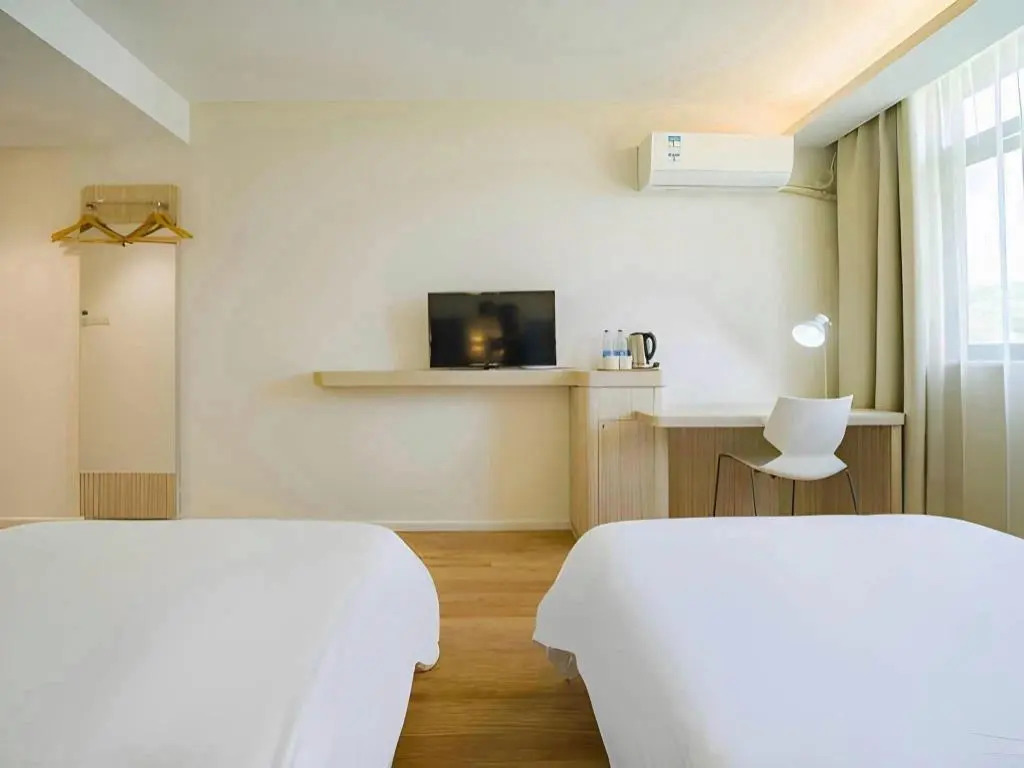 HanTing Hotel (Shanghai Hongqiao Railway Station Beizhai Road)