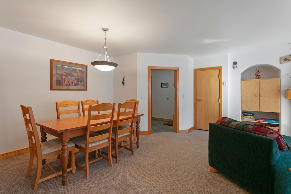 4208 - One Bedroom Standard Creekside Condominiums 1 Condo