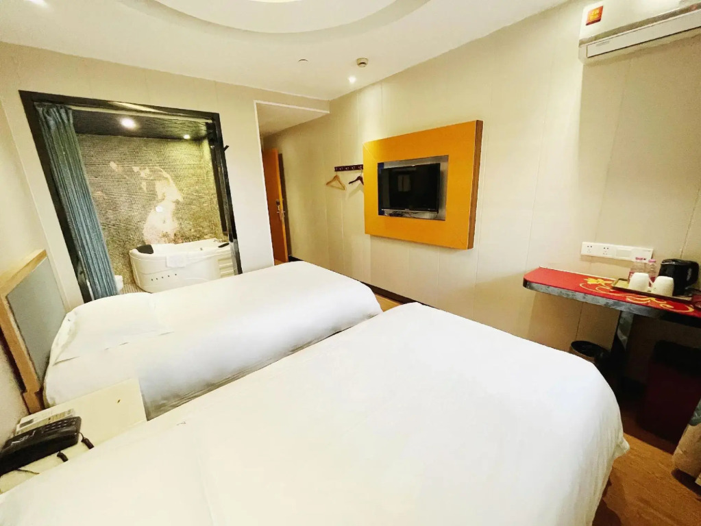 Zsmart Hotel (Shanghai Baoshan Wanda Gongkang Road Subway Station)