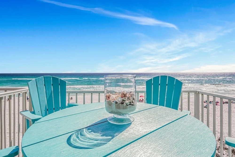 Weekender by Avantstay Gorgeous Beach Front Home w/ Ocean View