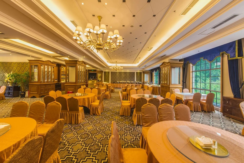 Howard Johnson Life Mountain View Chengdu