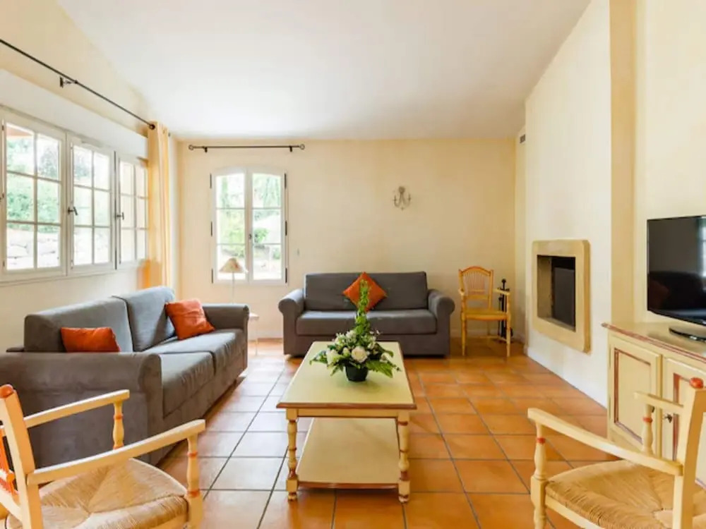 Var Duplex House for 6 With Pool
