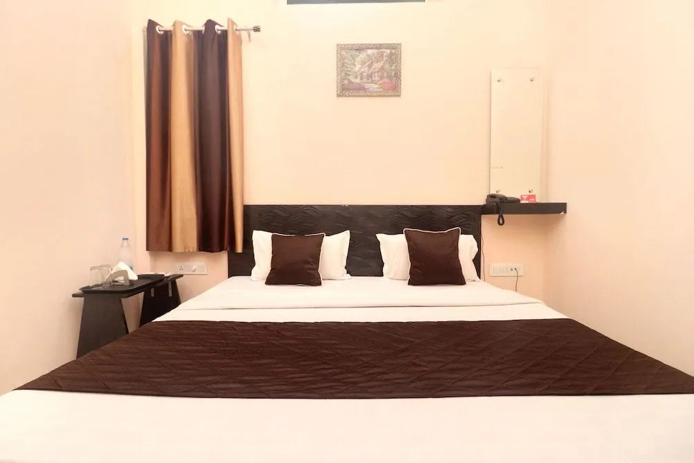 OYO 19034 Shree Vishnu Residency