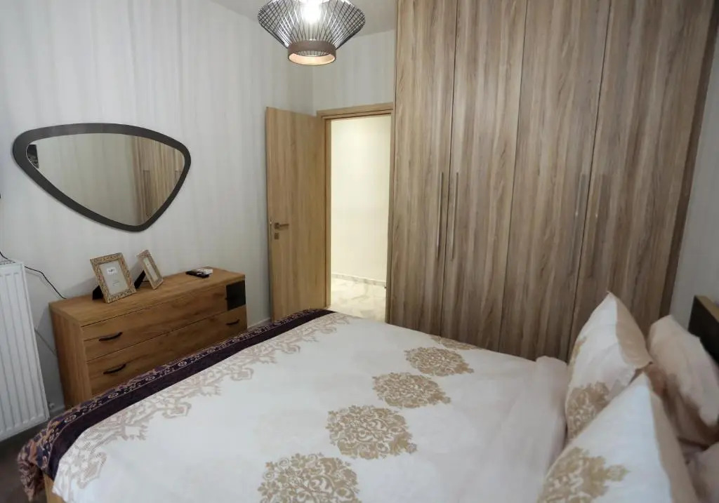 LA Larissa Luxury Apartments Trekke