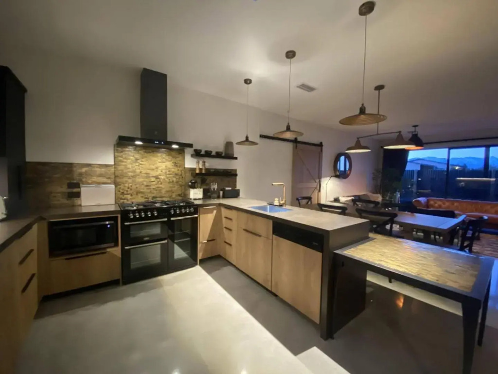 Black Stilt Retreat, STUNNING luxury property